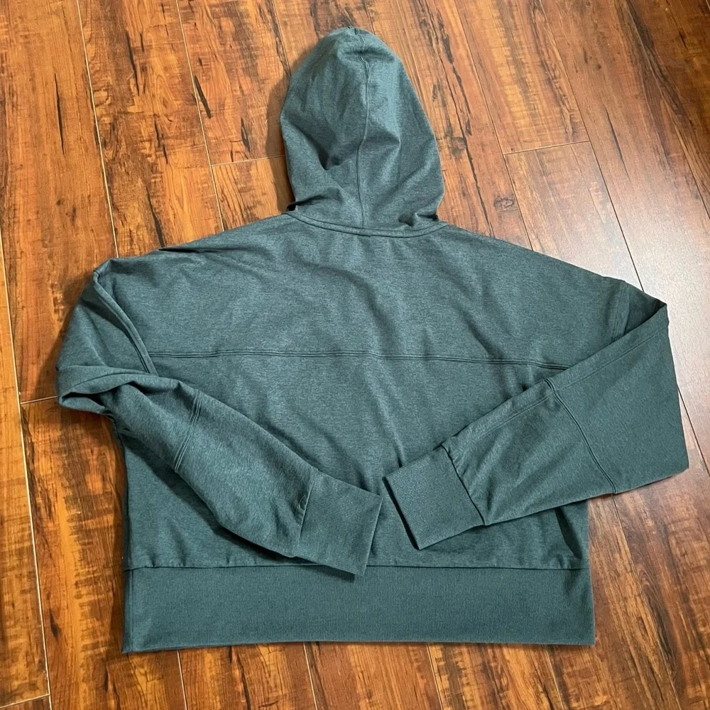 Vuori Halo Half Zip Cropped Hoodie - Picture 7 of 11